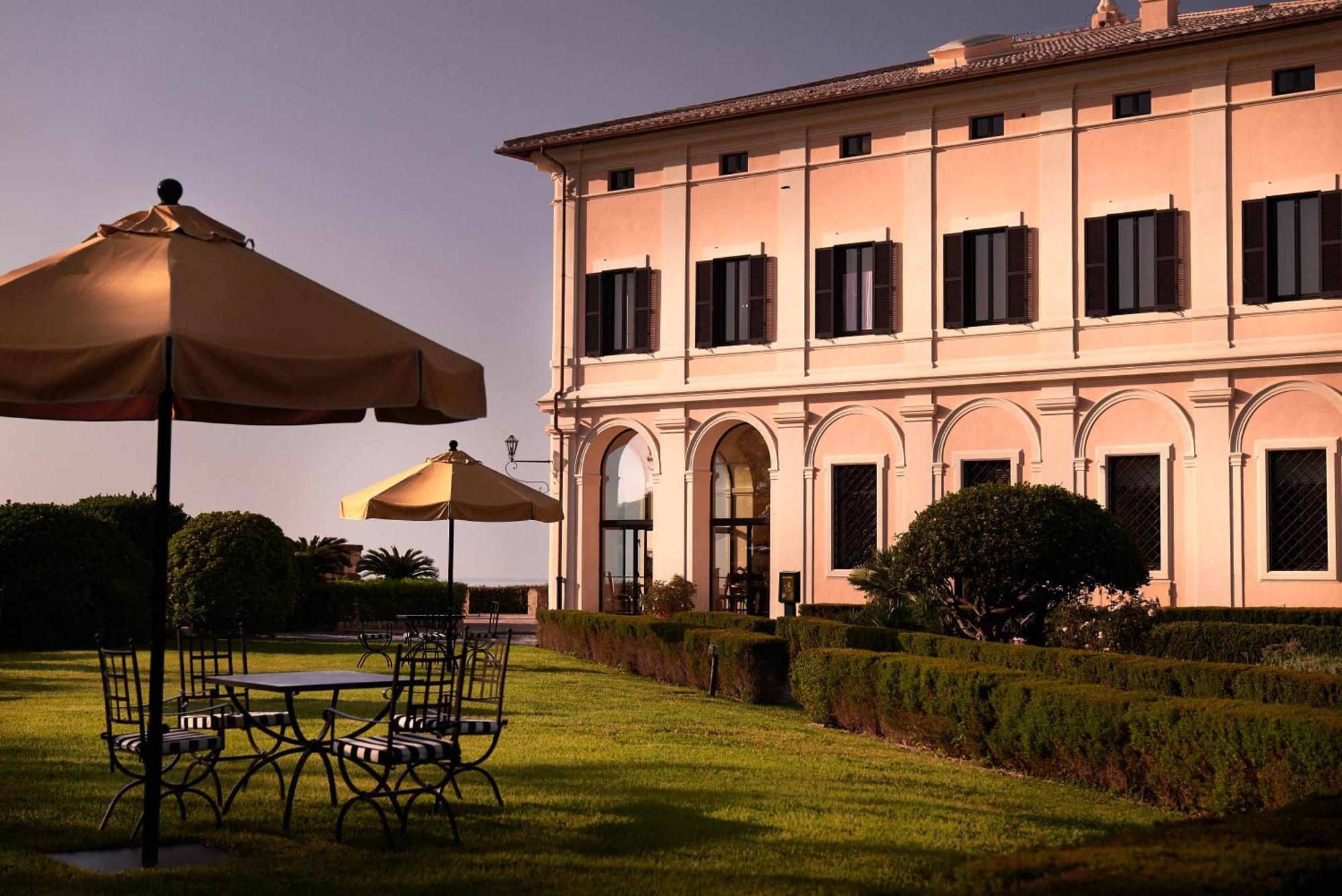 La Posta Vecchia Hotel Ladispoli Extérieur photo